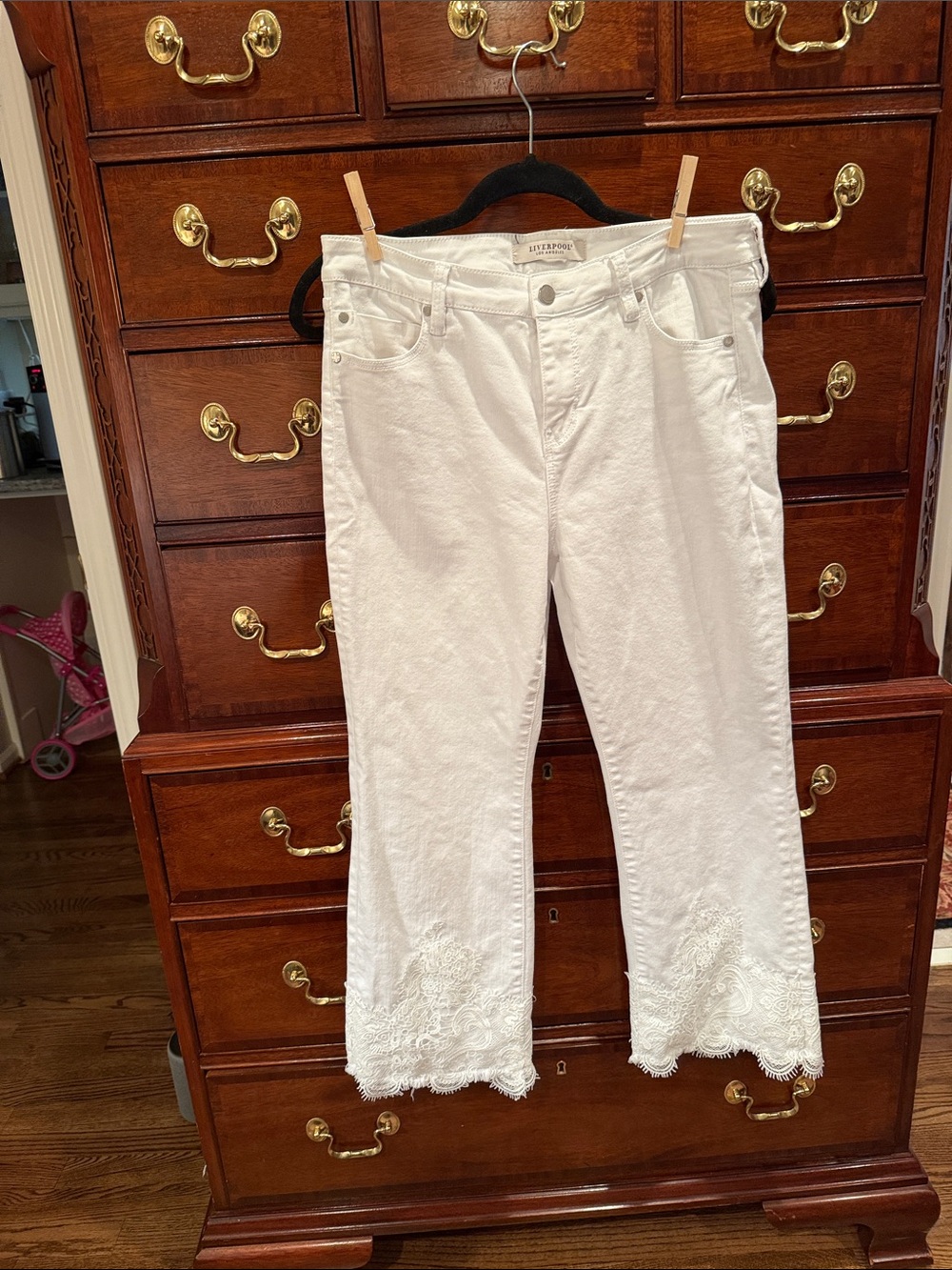 Liverpool Ankle Jeans with Embroidered Lace Hem